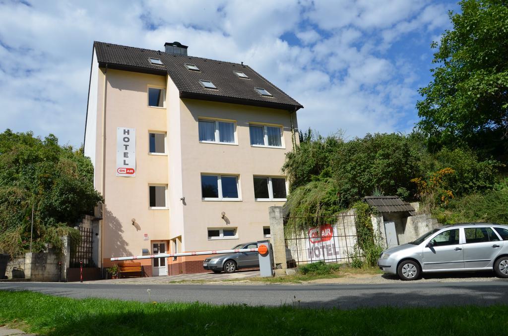 On Air Hotel Ostopovice Exterior foto